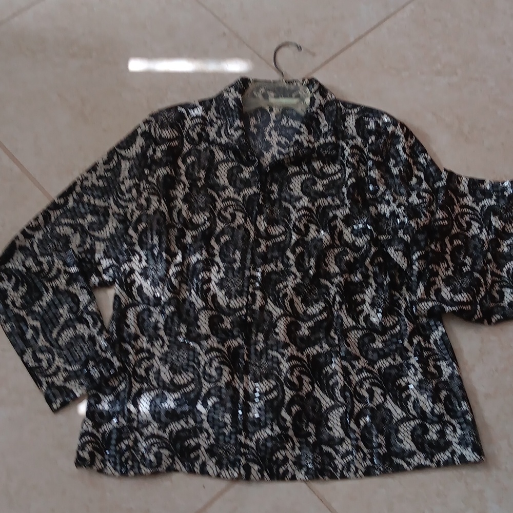 Laura Ashley Black and White Patterned Top/Shirt /Jacket.SizeL.EUC